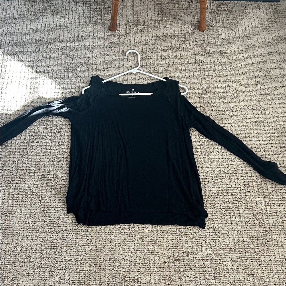 American Eagle Outfitters Black Cold Shoulder Long Sleeve Top